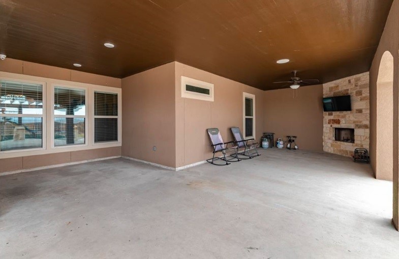 2013 Magnolia Falls Dr Property Photo 32