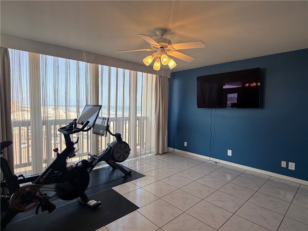 15002 Windward Dr 401 Property Photo 12