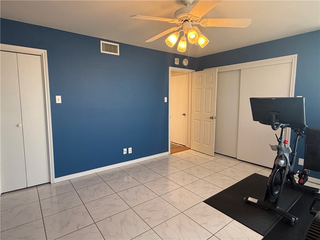 15002 Windward Dr 401 Property Photo 13