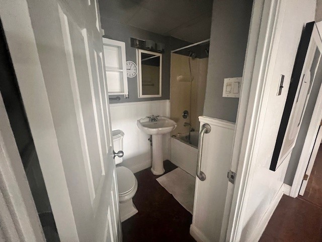 715 S Upper Broadway St Property Photo 7
