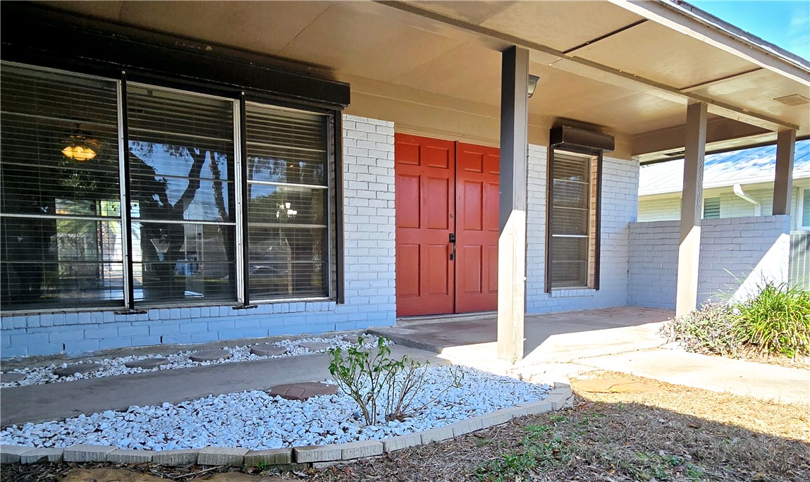 3338 Bali Dr Property Photo 3