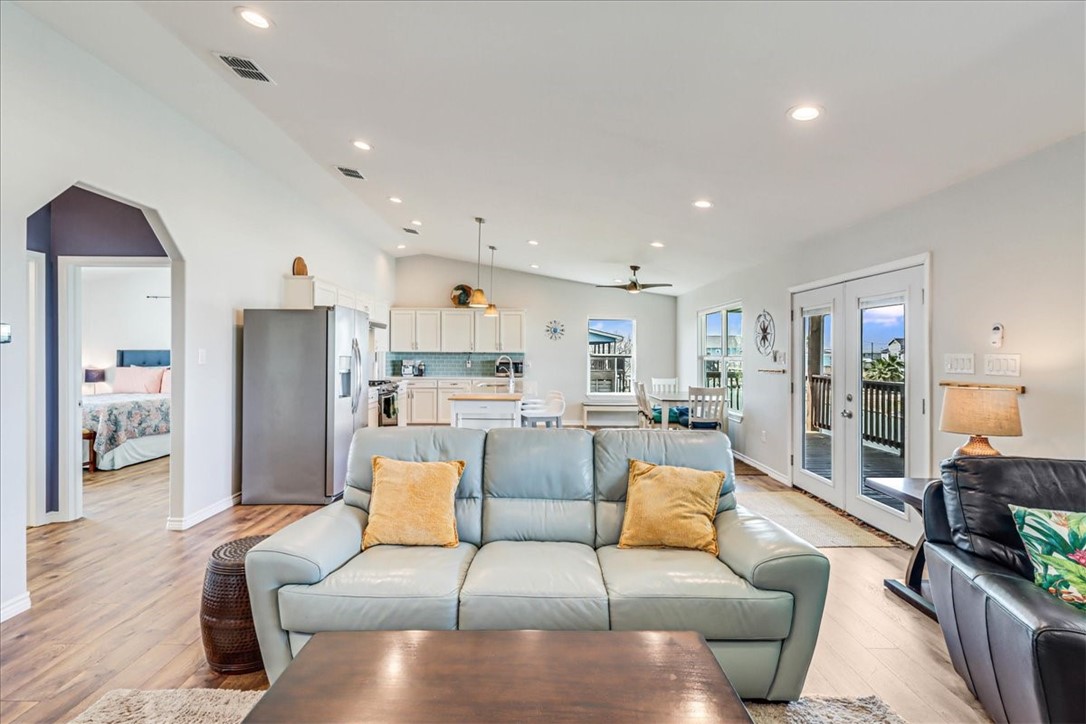 127 Channelview Property Photo 8