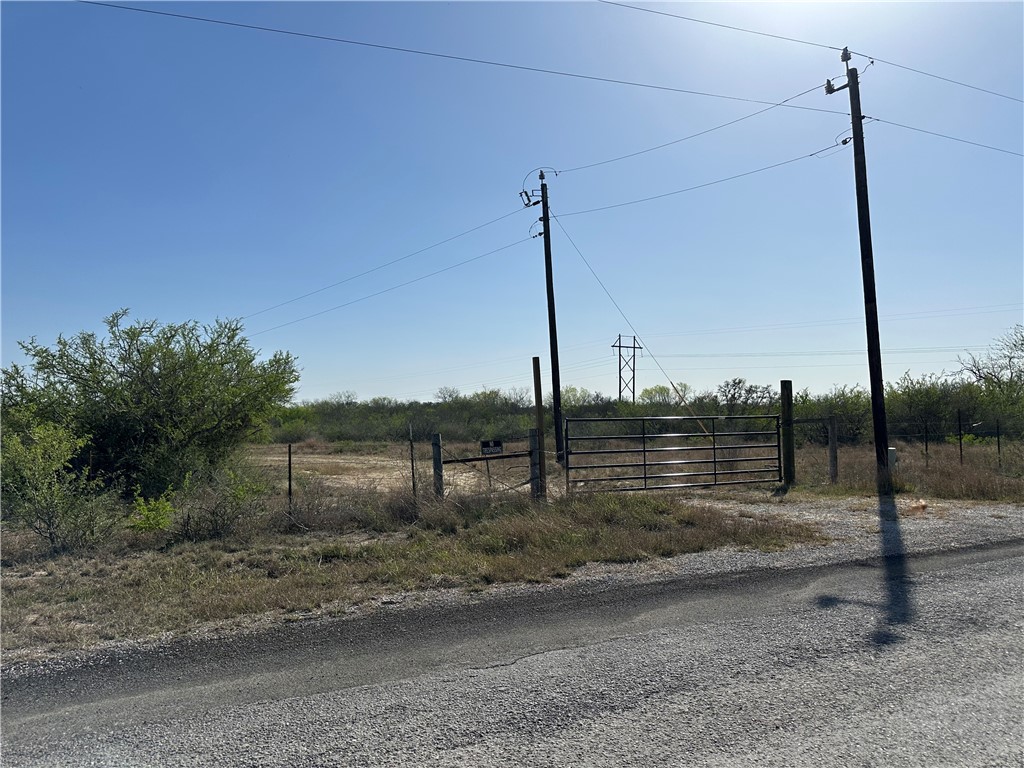 4796 Leslie Ln Property Photo