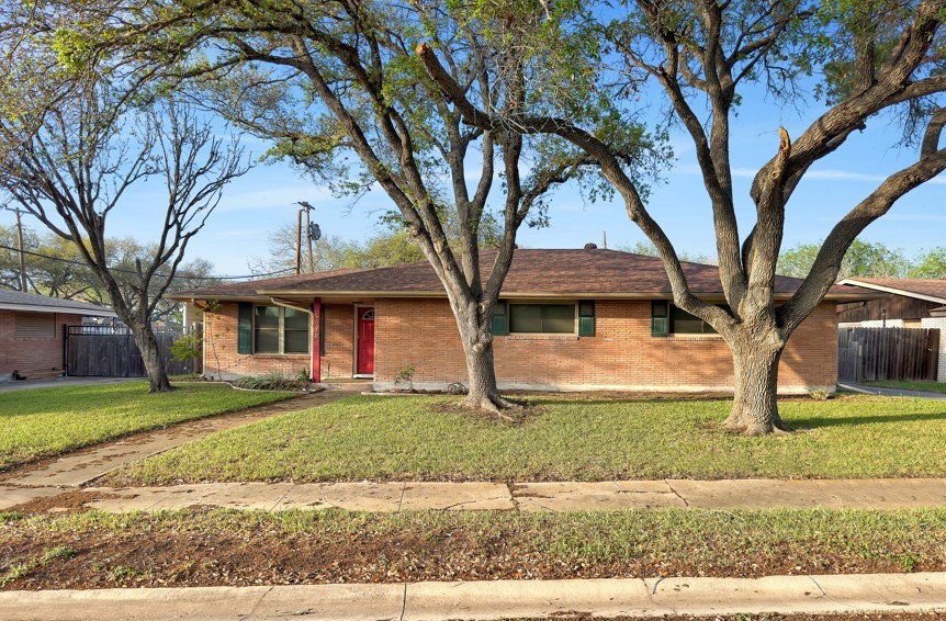 4638 Wilma Dr Property Photo 2