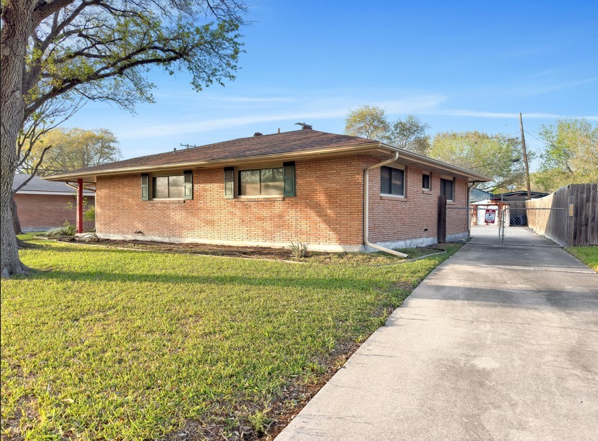 4638 Wilma Dr Property Photo 4