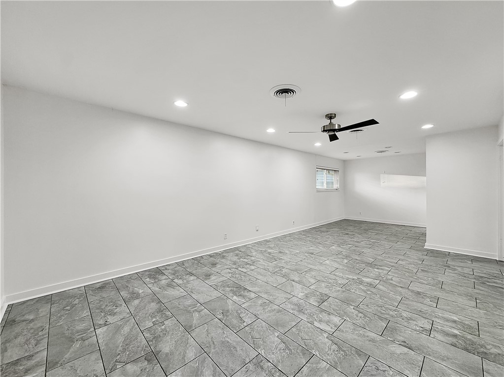 4638 Wilma Dr Property Photo 9