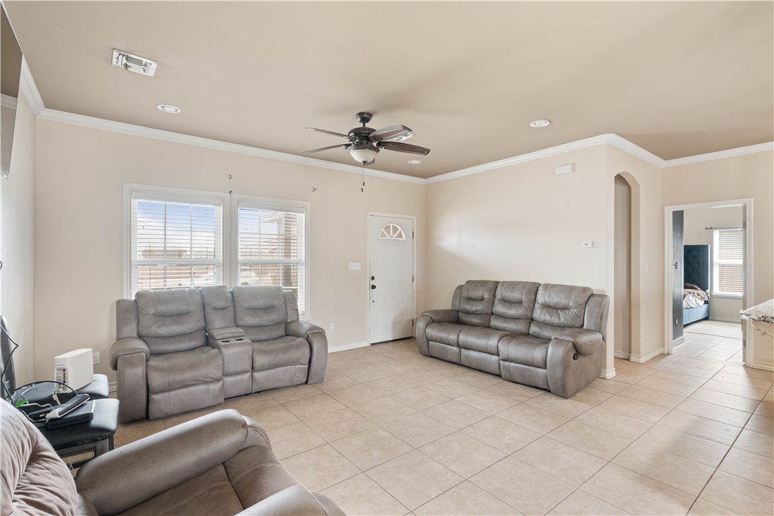 1513 Bay Moon Ct Property Photo 2