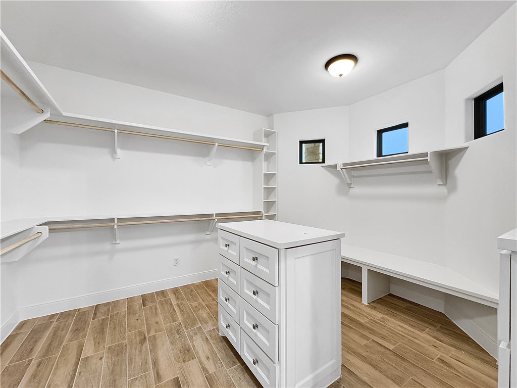 1357 Lion Heart Ct Property Photo 24