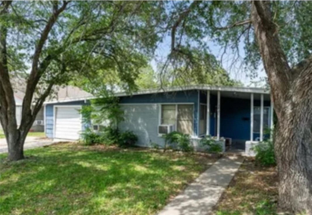 3730 Lincoln St Property Photo 1