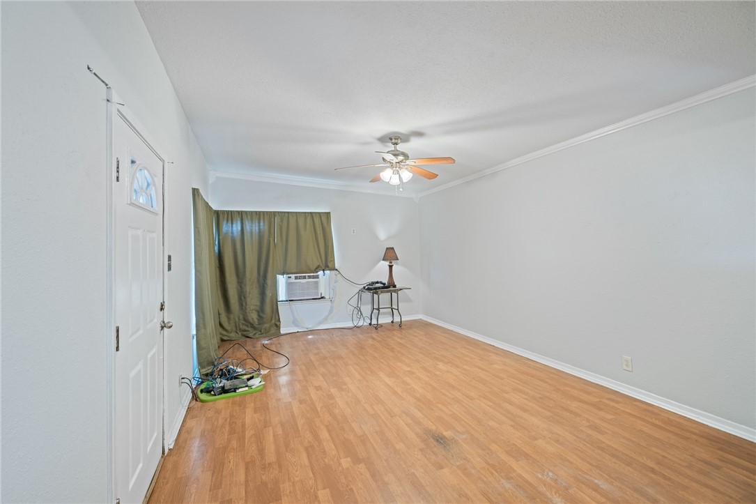 3730 Lincoln St Property Photo 2