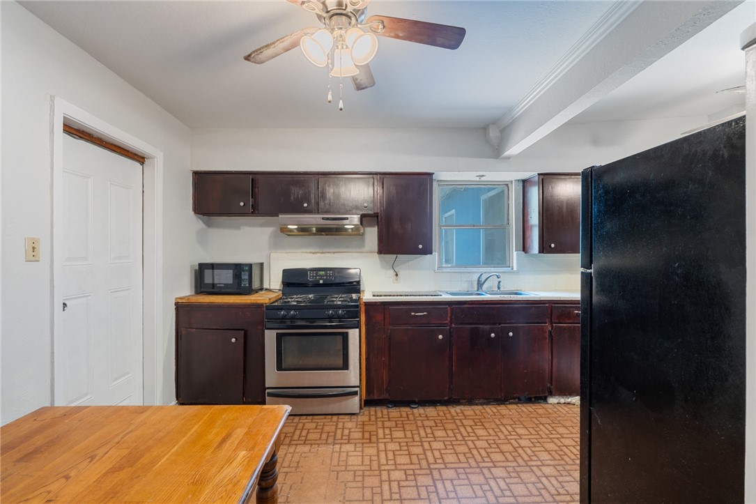 3730 Lincoln St Property Photo 6