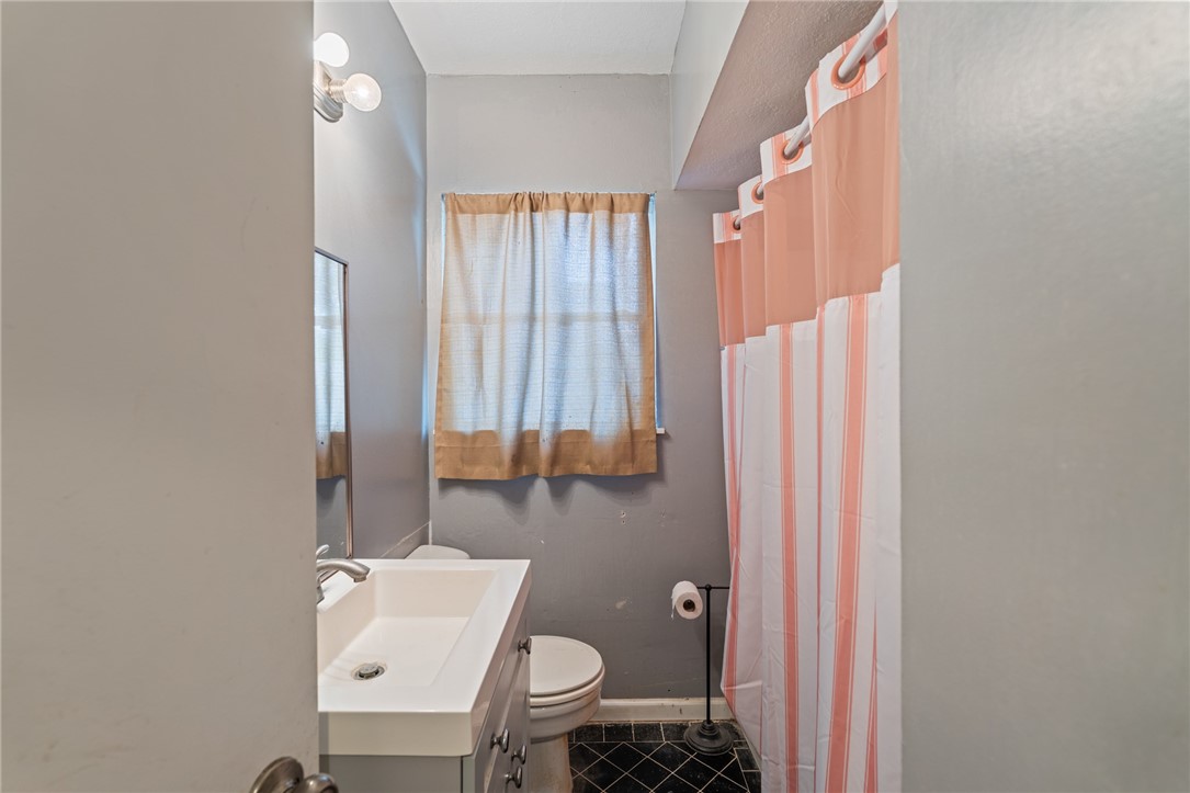 3730 Lincoln St Property Photo 12
