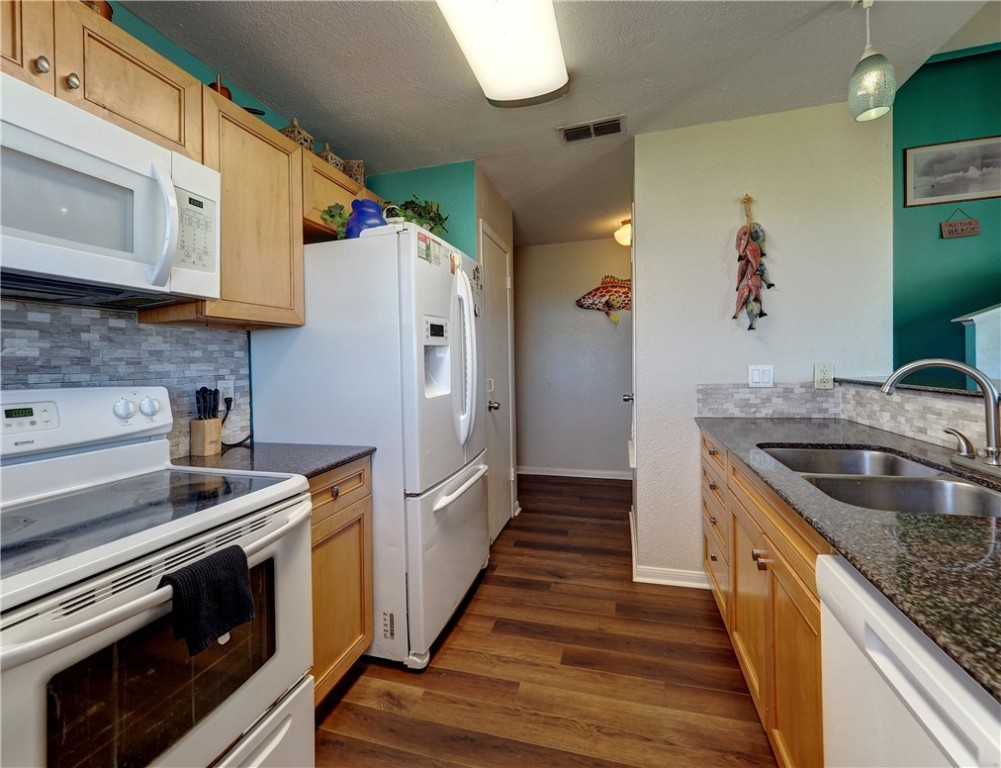 6877 State Highway 361 28 Property Photo 8