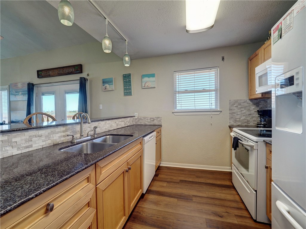 6877 State Highway 361 28 Property Photo 9