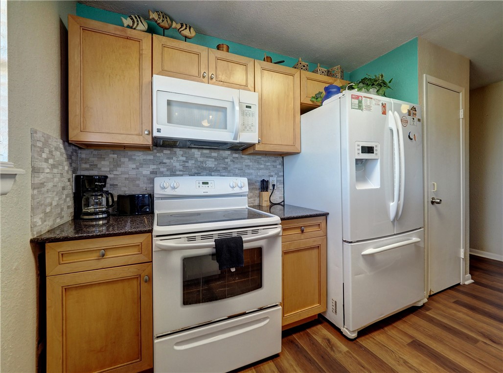 6877 State Highway 361 28 Property Photo 10