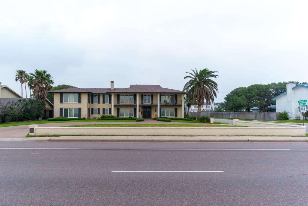 5201 Ocean Dr Property Photo