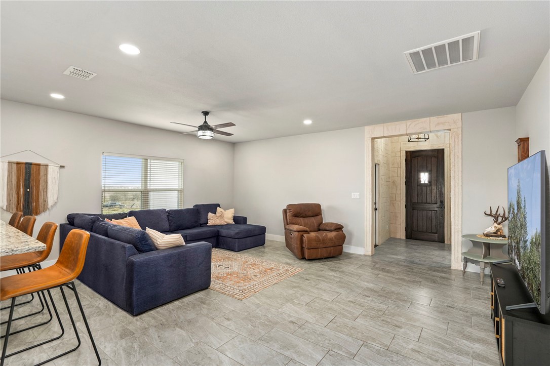 510 Lazy Oak Lane Property Photo 8