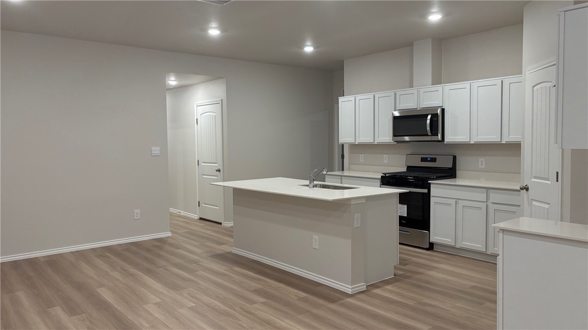 7801 Spiderman Dr Property Photo 3