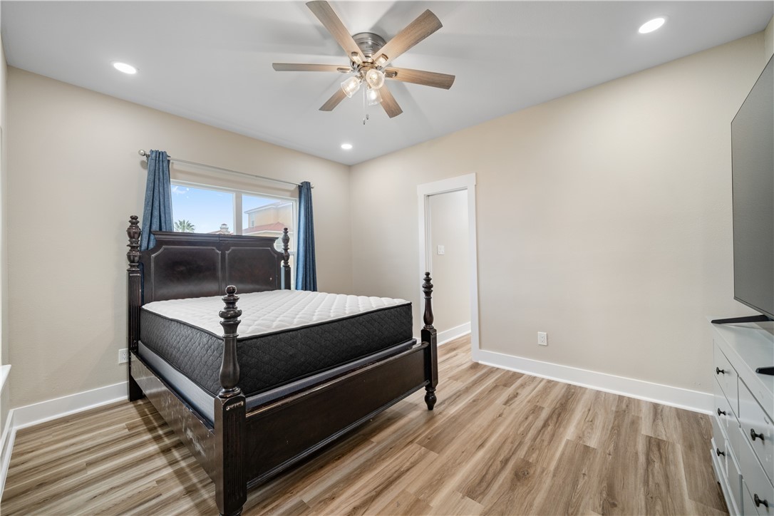 738 Crown Harbor Property Photo 19