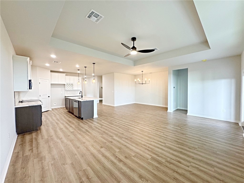 9502 Spanish Oak Dr Property Photo 8