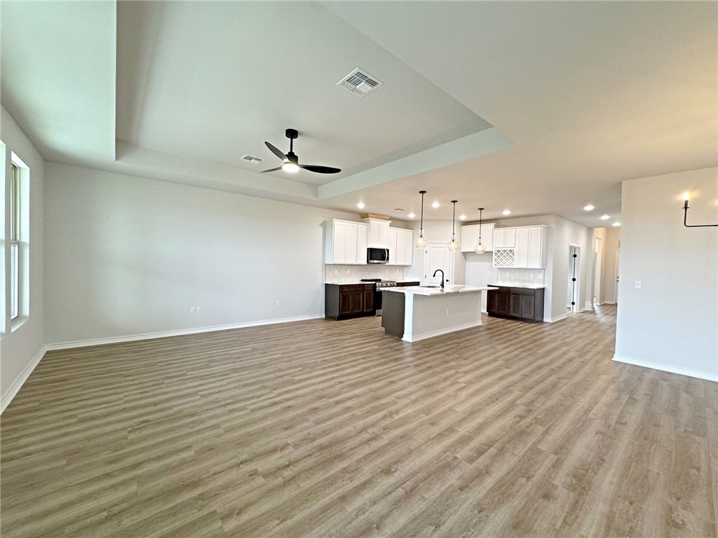 9502 Spanish Oak Dr Property Photo 9