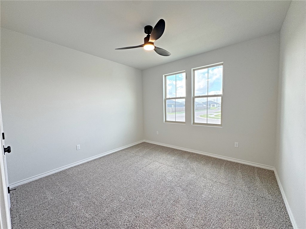 9502 Spanish Oak Dr Property Photo 10