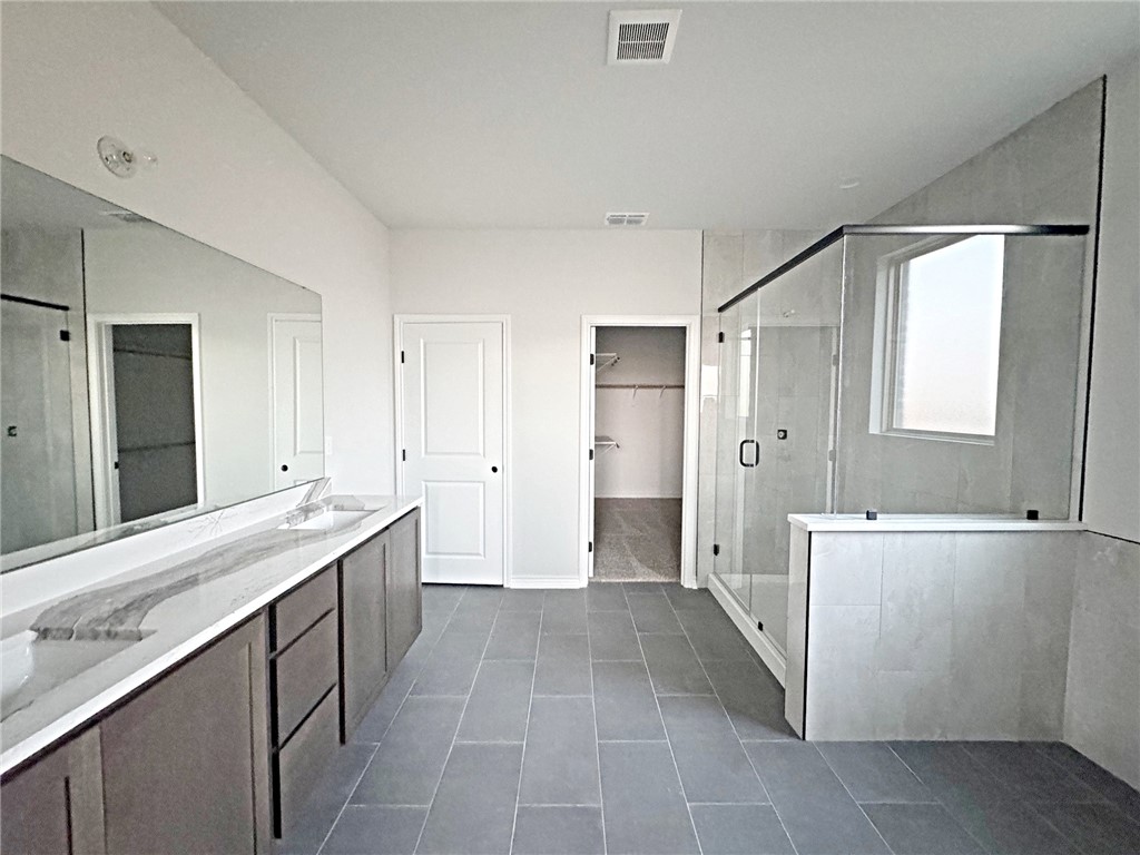 9502 Spanish Oak Dr Property Photo 15