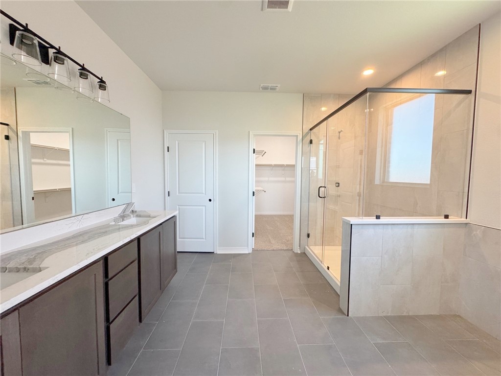 9502 Spanish Oak Dr Property Photo 17