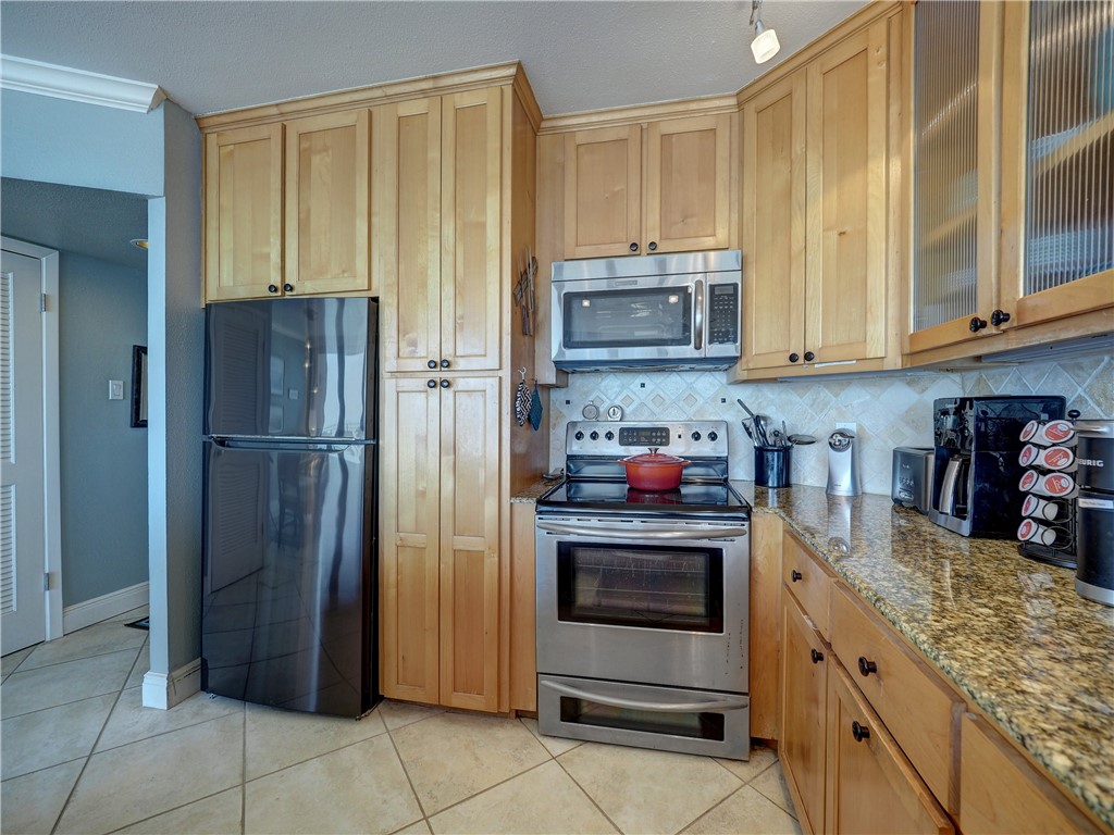 6649 Seacomber Dr 408 Property Photo 12