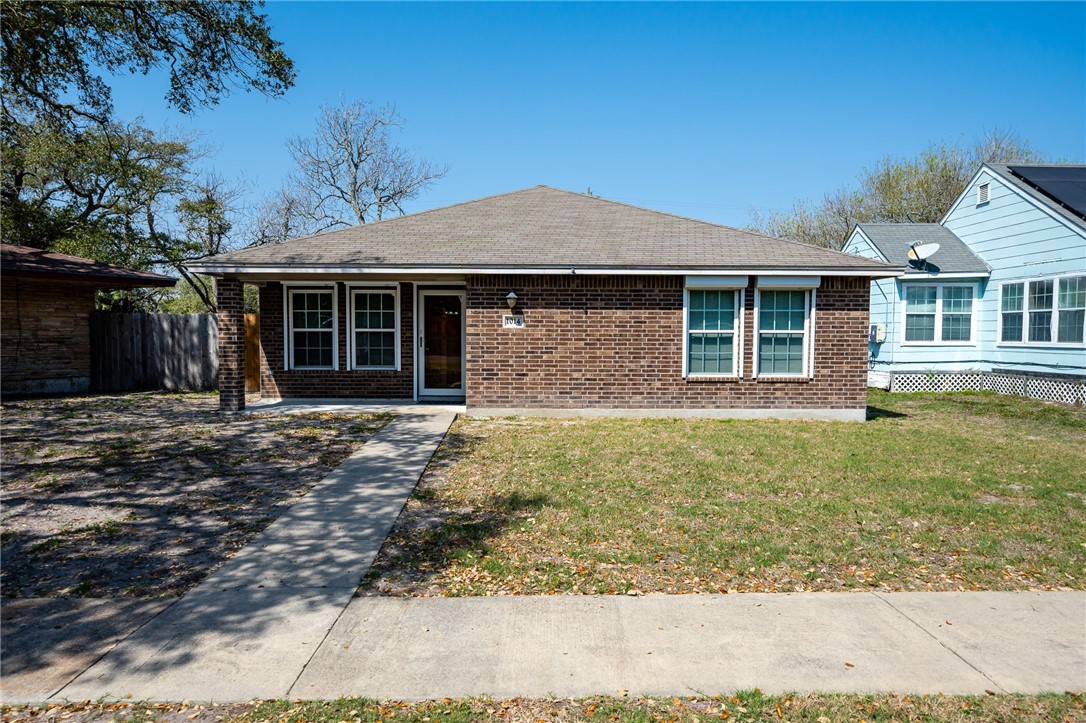 1014 S Rife St Property Photo 3