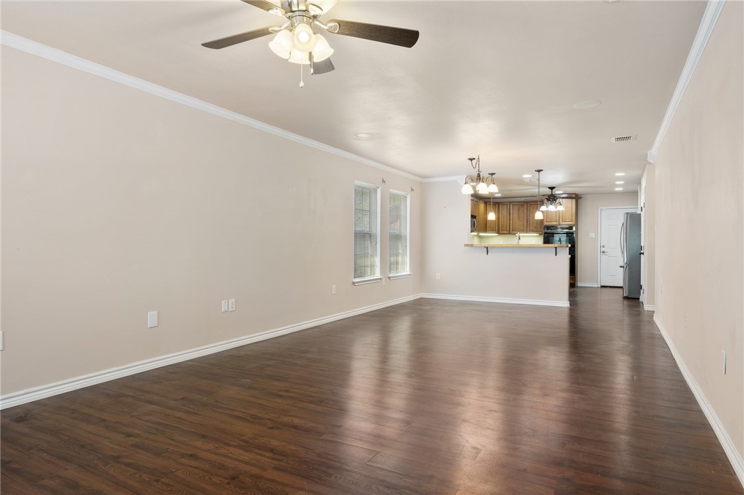 1014 S Rife St Property Photo 6
