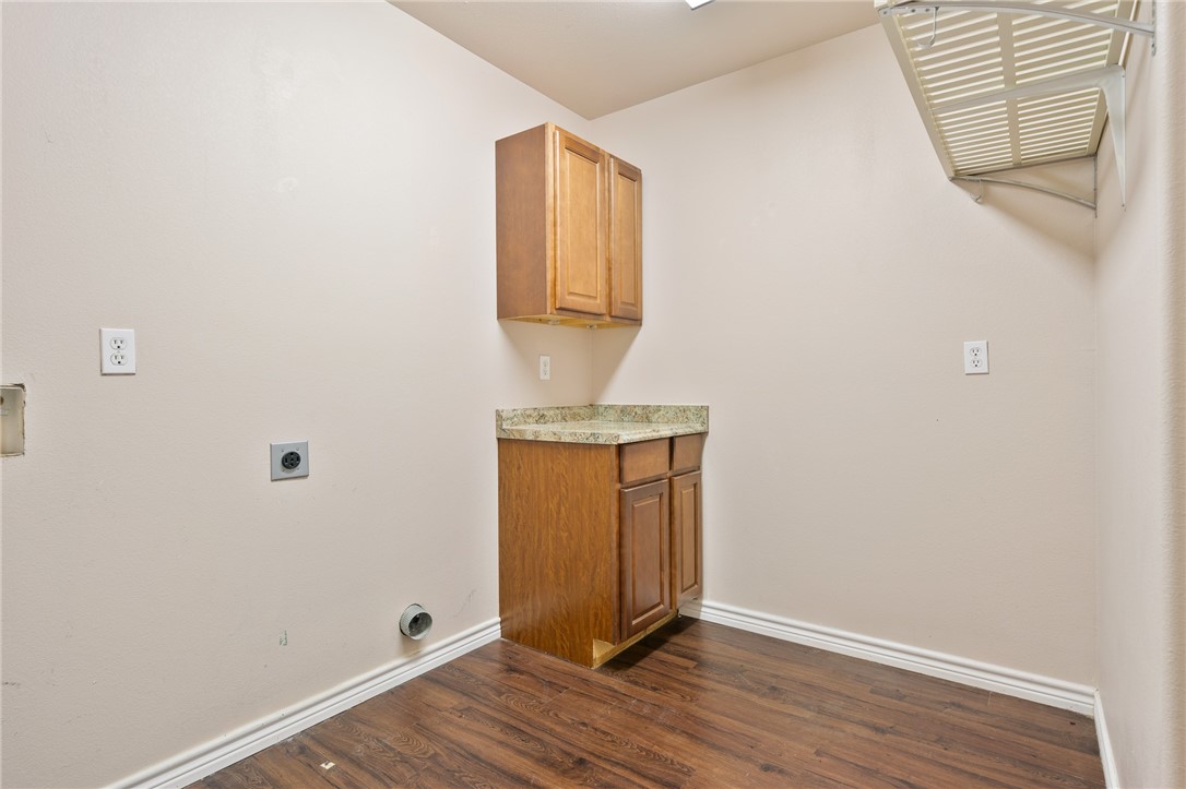 1014 S Rife St Property Photo 15