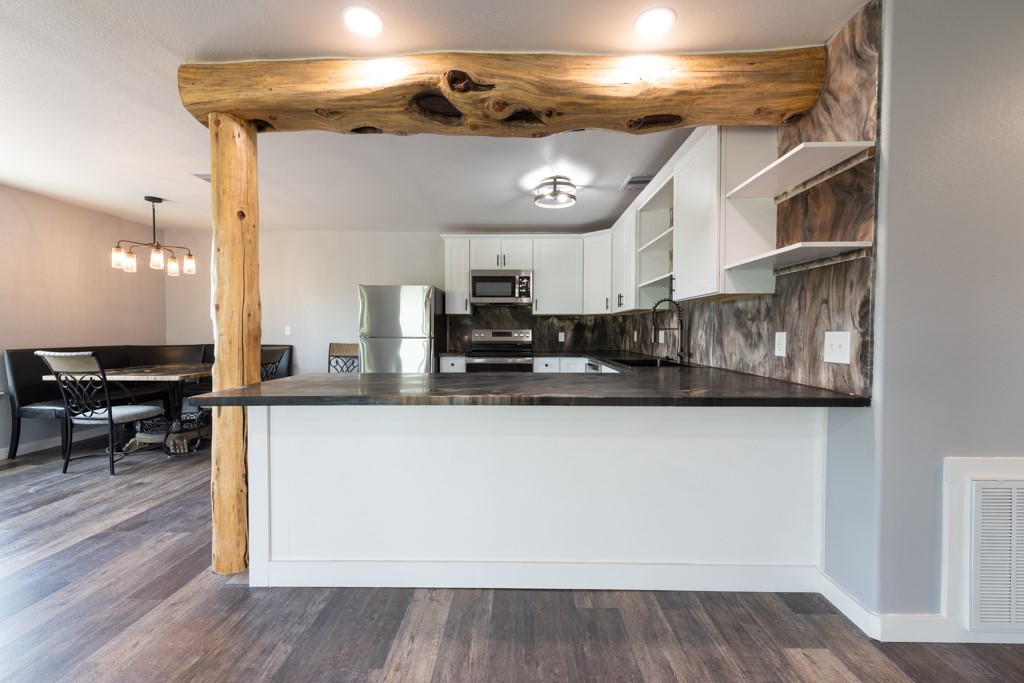 350 Carmel Dr Property Photo 11