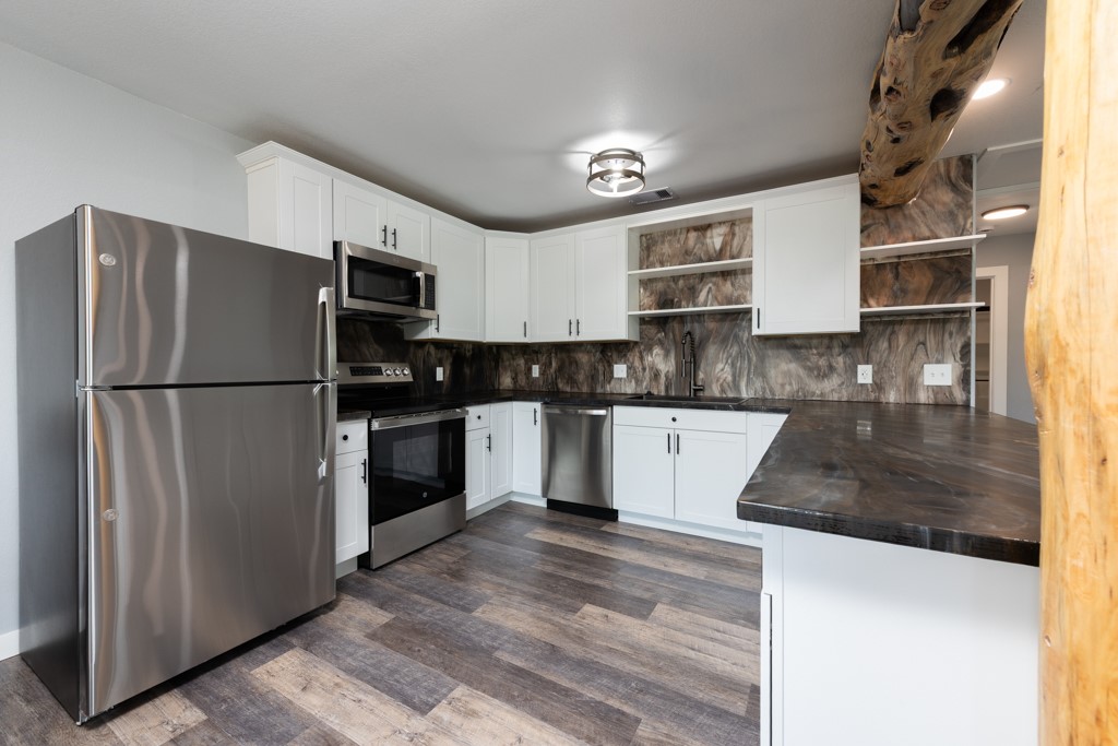 350 Carmel Dr Property Photo 12