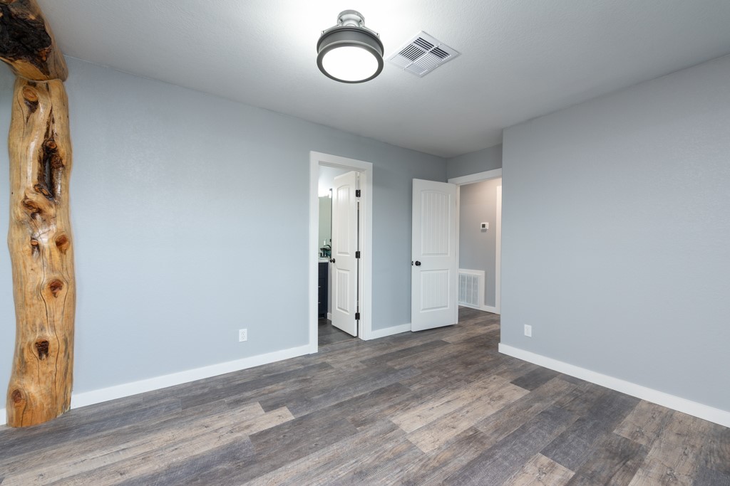 350 Carmel Dr Property Photo 16