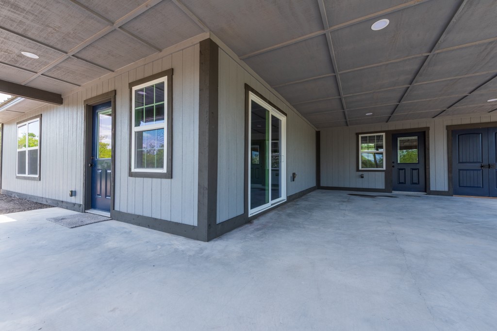 350 Carmel Dr Property Photo 26