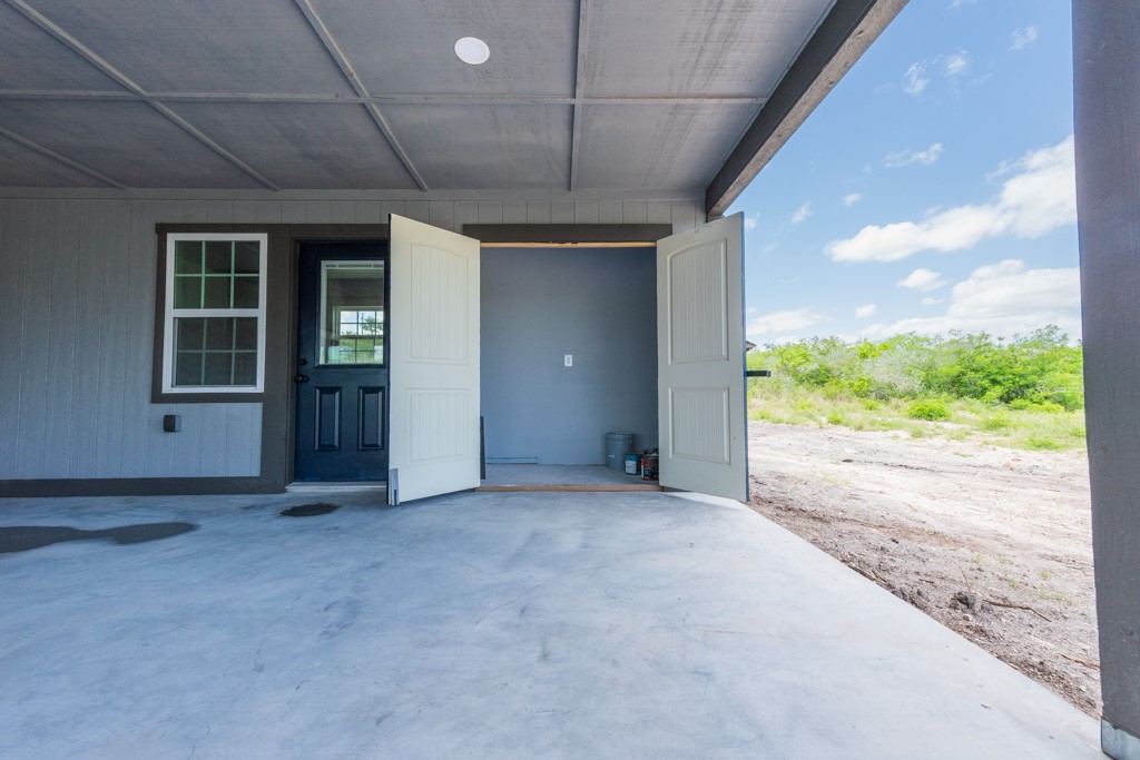 350 Carmel Dr Property Photo 28