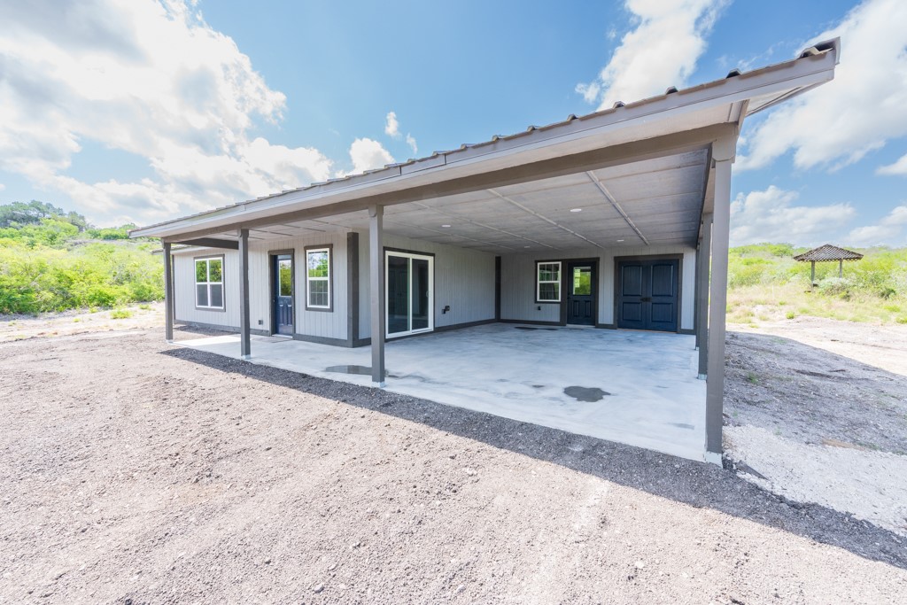 350 Carmel Dr Property Photo 29