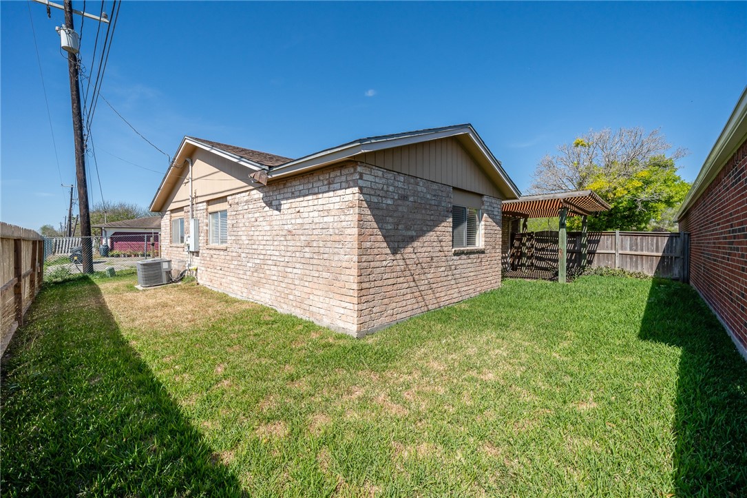 7038 Eldora Dr Property Photo 29