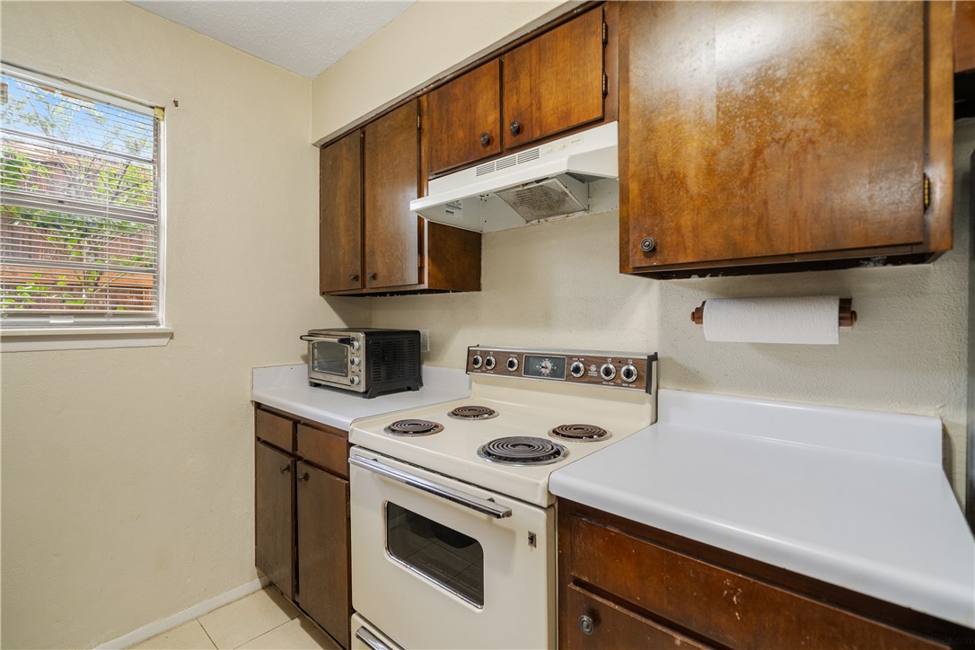 1011 Ennis Joslin 137 Property Photo 7