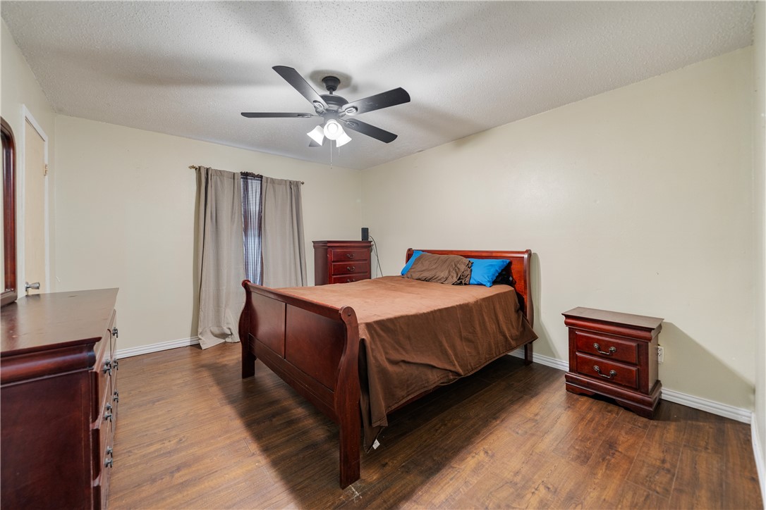 1011 Ennis Joslin 137 Property Photo 9