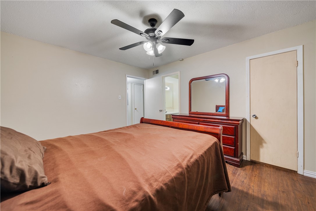 1011 Ennis Joslin 137 Property Photo 10
