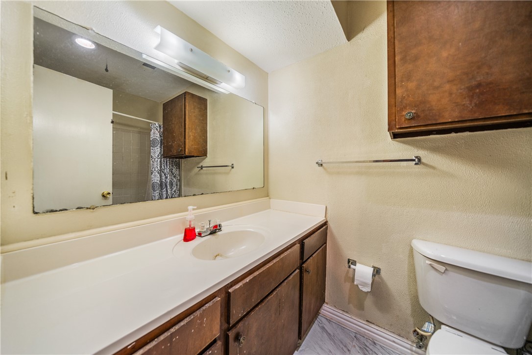 1011 Ennis Joslin 137 Property Photo 11