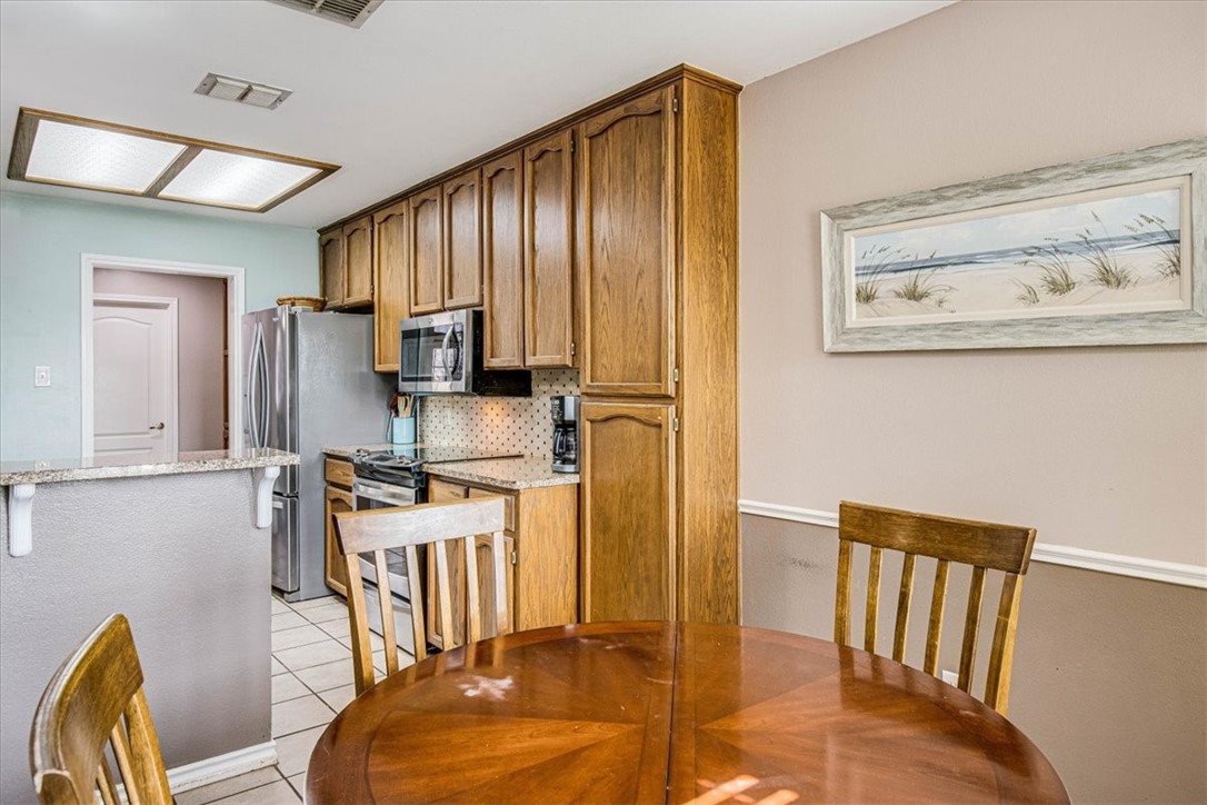 7742 Montereau St Property Photo 11