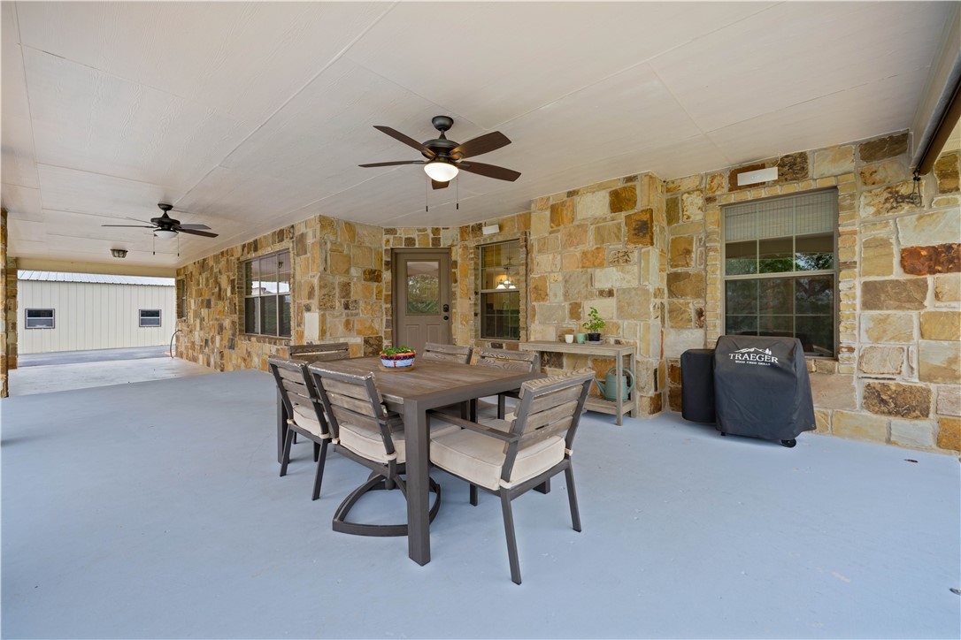 128 Emerald Dr Property Photo 5