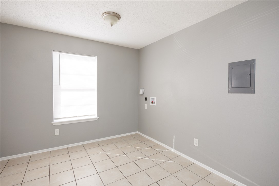 937 Quetzal St Property Photo 7