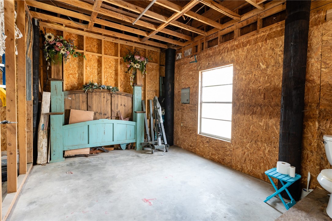120 N Gagon St Property Photo 31