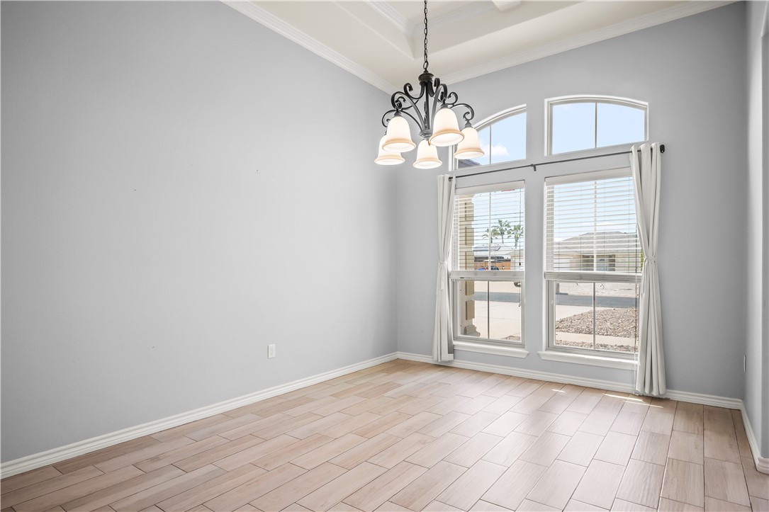 15638 Dyna St Property Photo 4