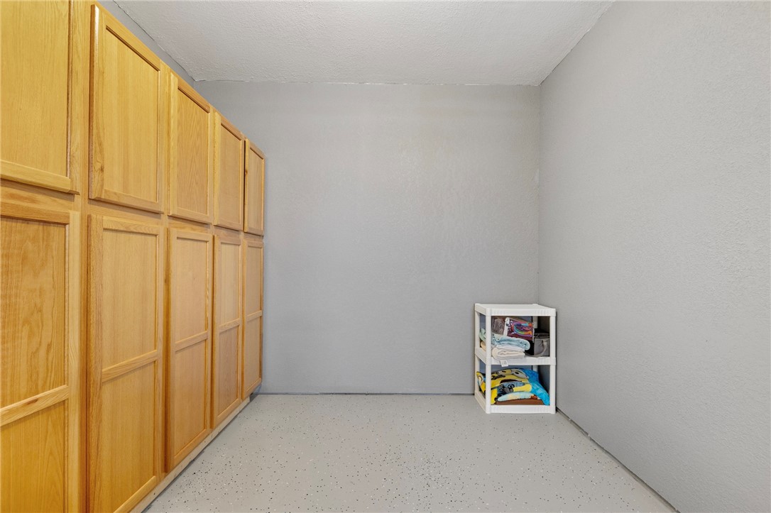 39 Front St Property Photo 22