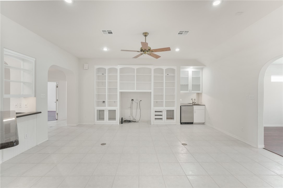 3304 Floyd St Property Photo 9